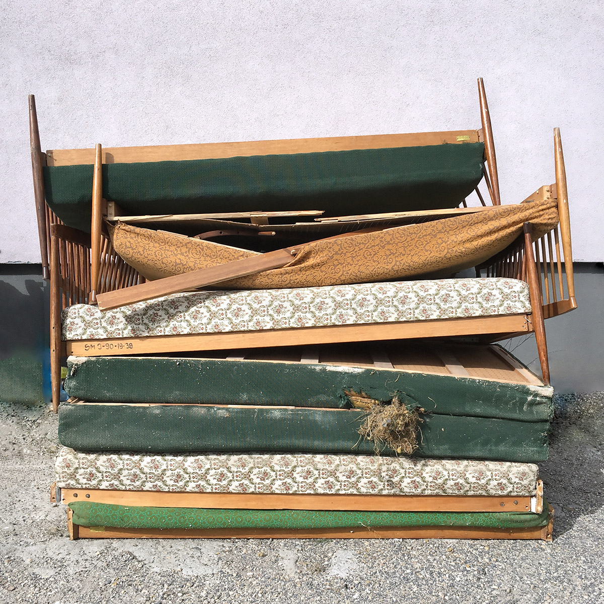 Bed disposal • London • Rainbow Rubbish Removals • Quality Services